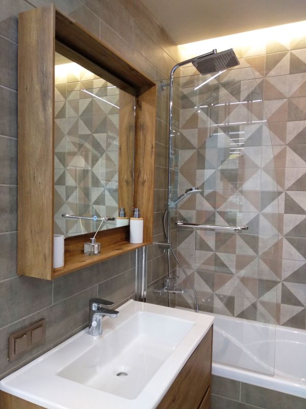 Tile Pattern and Wall Finish